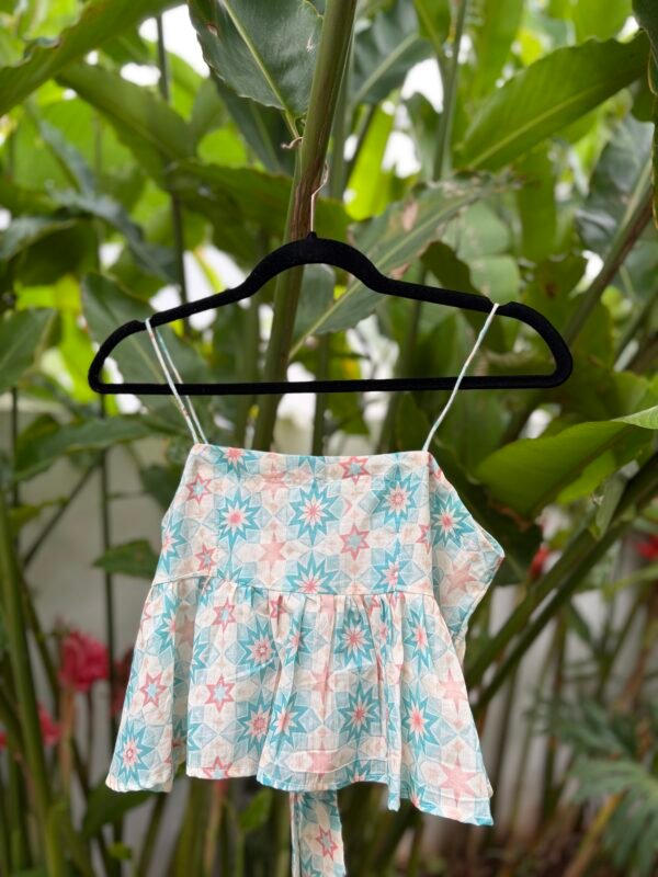 BOWS AND BLOSSOMS - Image 3