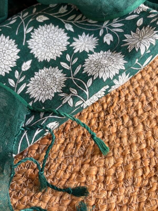 LINEN TOP AND DUPATTA - Image 4