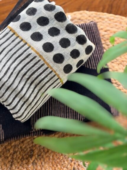 AJRAK HANDBLOCK PRINTED TOP AND LINEN DUPATTA