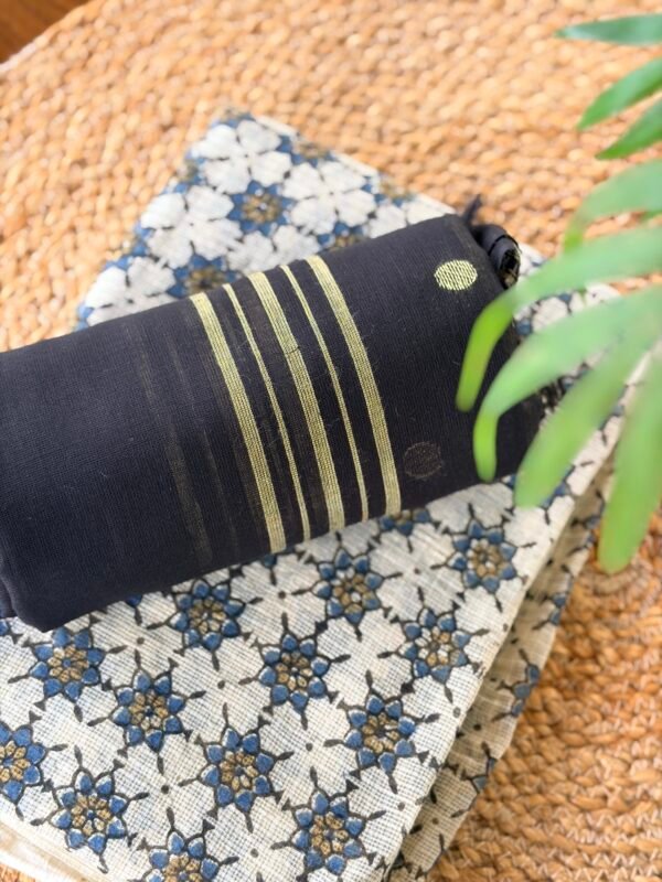 AJRAK KOTA COTTON TOP AND MUL COTTON DUPATTA - Image 4