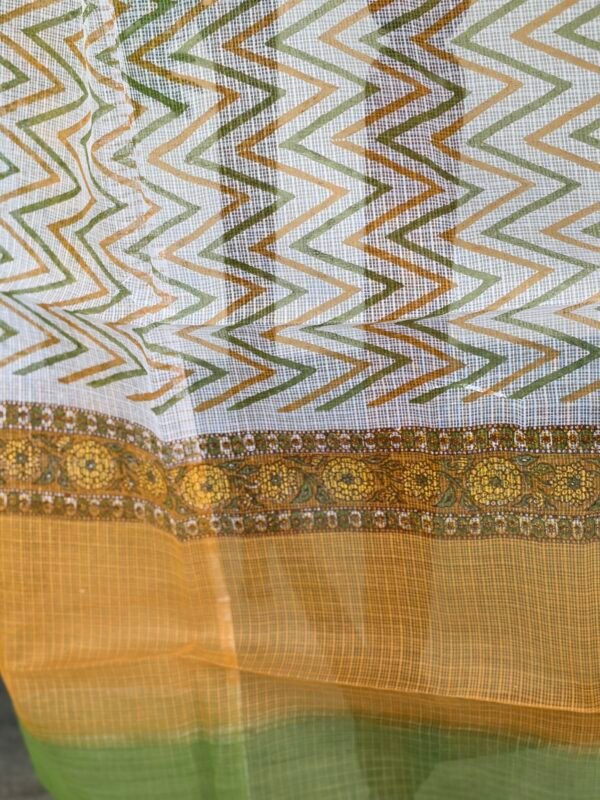 COTTON TOP AND KOTA HANDBLOCK PRINTED DUPATTA - Image 4