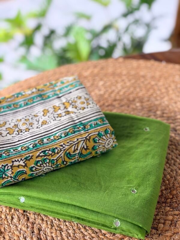 MUL CHANDERI TOP AND HANDBLOCK PRINTED BOTTOM - Image 4